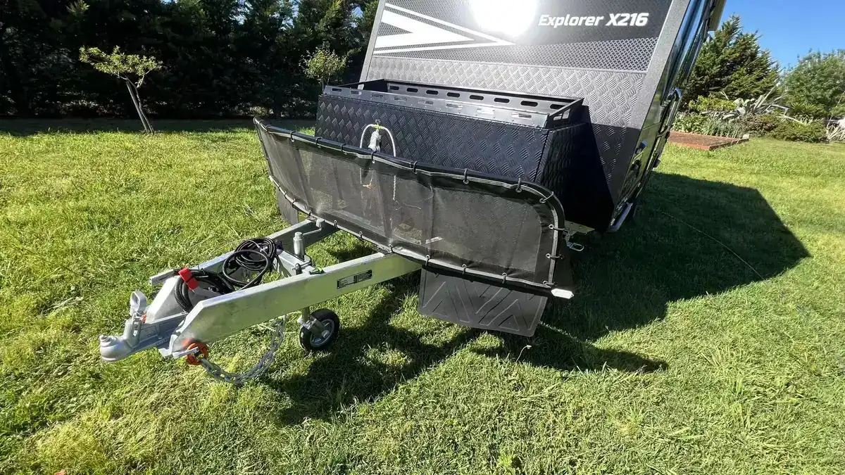 Explorer X216 front toolbox, coupling and jockey wheel
